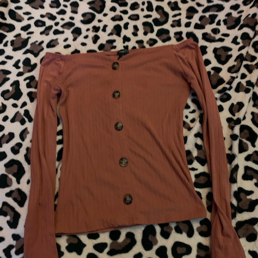 -Long sleeve
